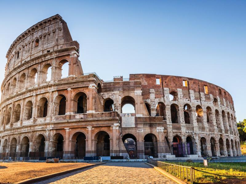 Сніданок. День відпочинк на морі в Ріміні.