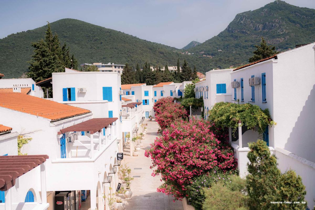 Slovenska Plaza Hotel 4⭐️ інформація про готель та пошук турів в готелі Slovenska Plaza Hotel 4⭐️ в Чорногорії