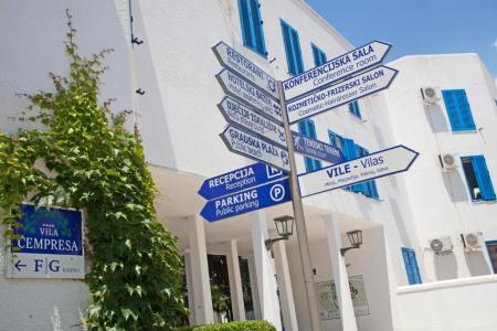 Slovenska Plaza Hotel 4⭐️ інформація про готель та пошук турів в готелі Slovenska Plaza Hotel 4⭐️ в Чорногорії