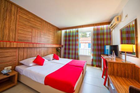 Slovenska Plaza Hotel 4⭐️ інформація про готель та пошук турів в готелі Slovenska Plaza Hotel 4⭐️ в Чорногорії