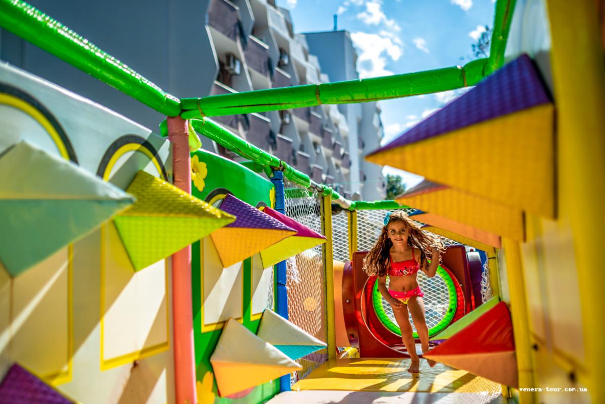 Prestige Grand Hotel & Aquapark 4⭐️ інформація про готель та пошук турів в готелі Prestige Grand Hotel & Aquapark 4⭐️ в Болгарії