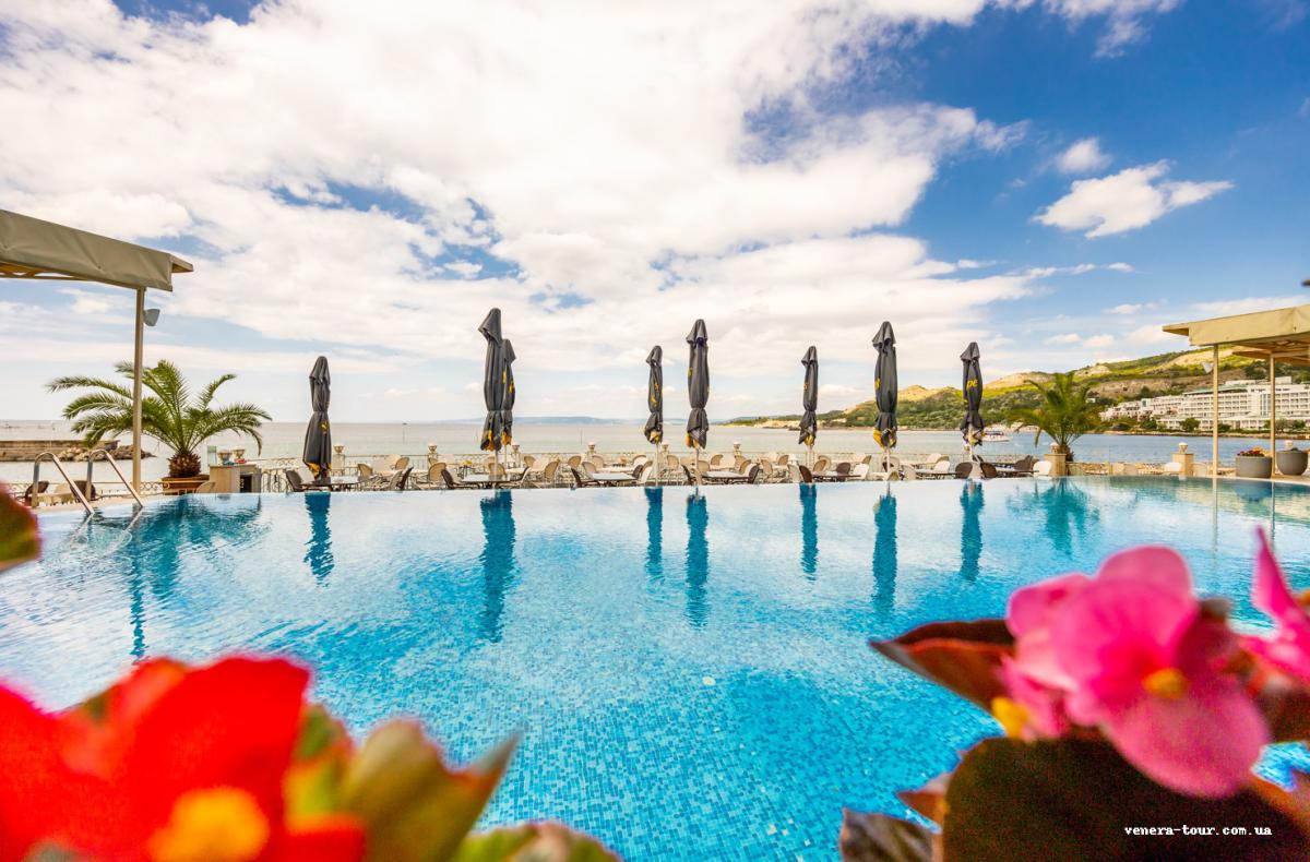 Royal Bay Resort інформація про готель та пошук турів в готелі Royal Bay Resort в Болгарії