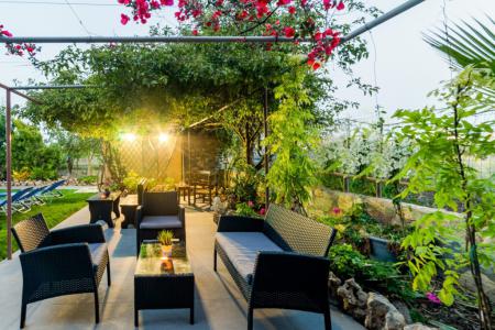 Roxani Hotel інформація про готель та пошук турів в готелі Roxani Hotel в Греції