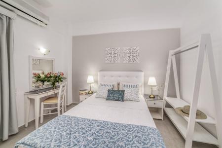Roxani Hotel інформація про готель та пошук турів в готелі Roxani Hotel в Греції