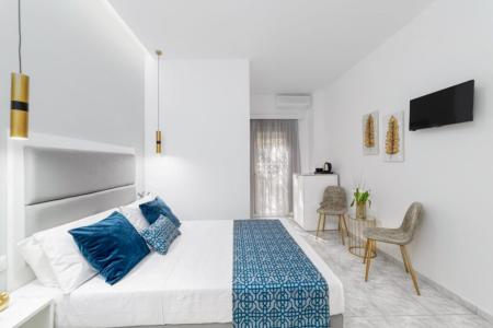 Roxani Hotel інформація про готель та пошук турів в готелі Roxani Hotel в Греції