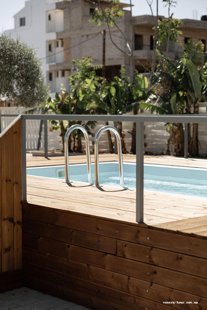 Pollis Hotel (ex. Miramare Hotel Hersonissos) інформація про готель та пошук турів в готелі Pollis Hotel (ex. Miramare Hotel Hersonissos) в Греції