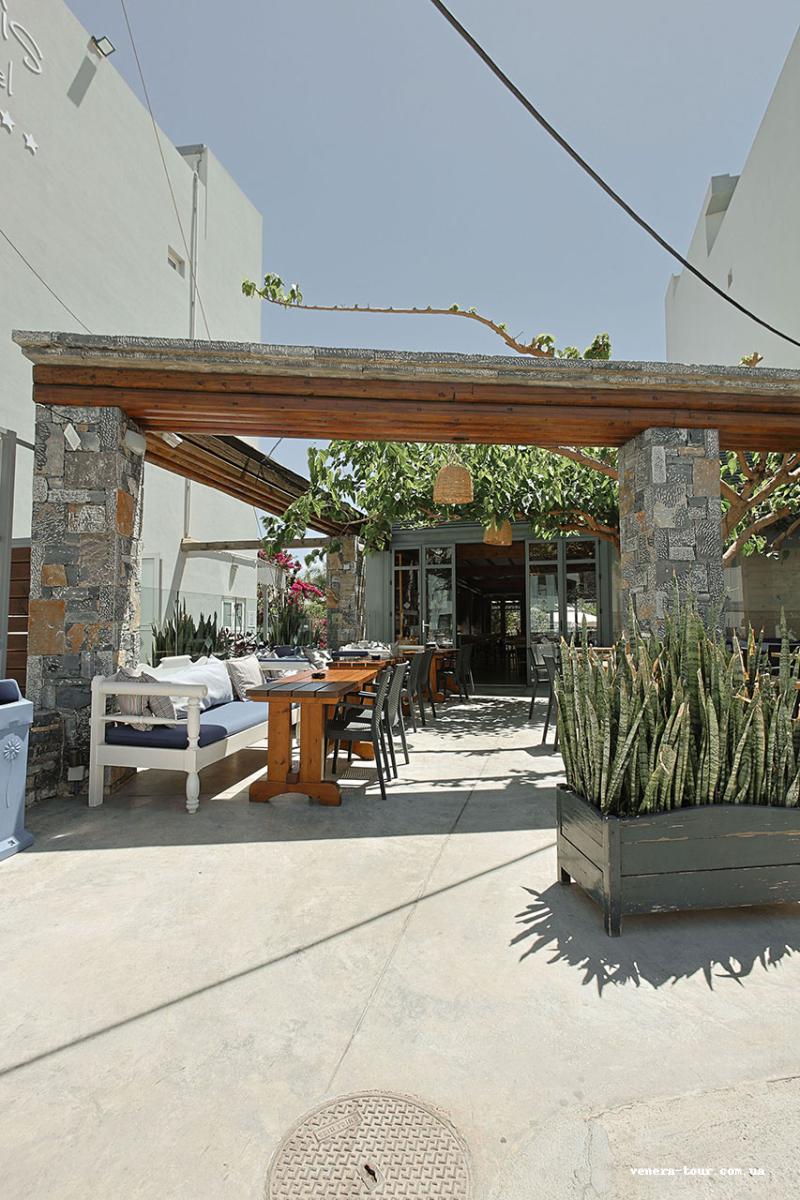 Pollis Hotel (ex. Miramare Hotel Hersonissos) інформація про готель та пошук турів в готелі Pollis Hotel (ex. Miramare Hotel Hersonissos) в Греції