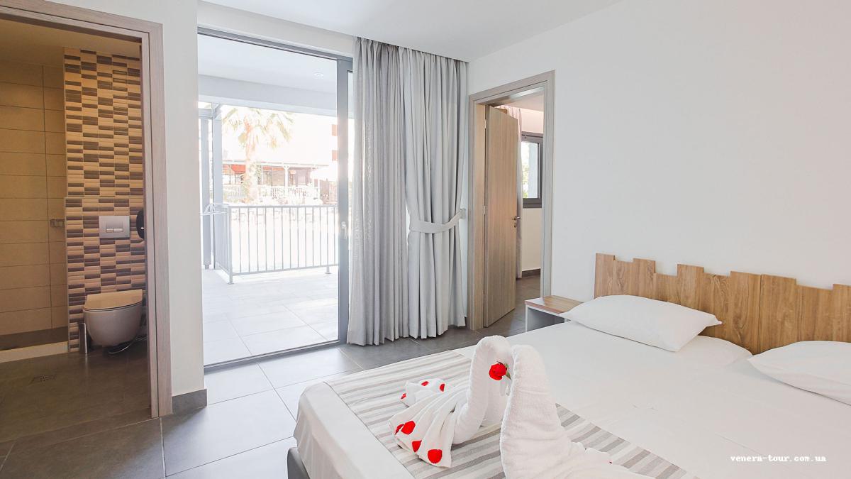 Pollis Hotel (ex. Miramare Hotel Hersonissos) інформація про готель та пошук турів в готелі Pollis Hotel (ex. Miramare Hotel Hersonissos) в Греції