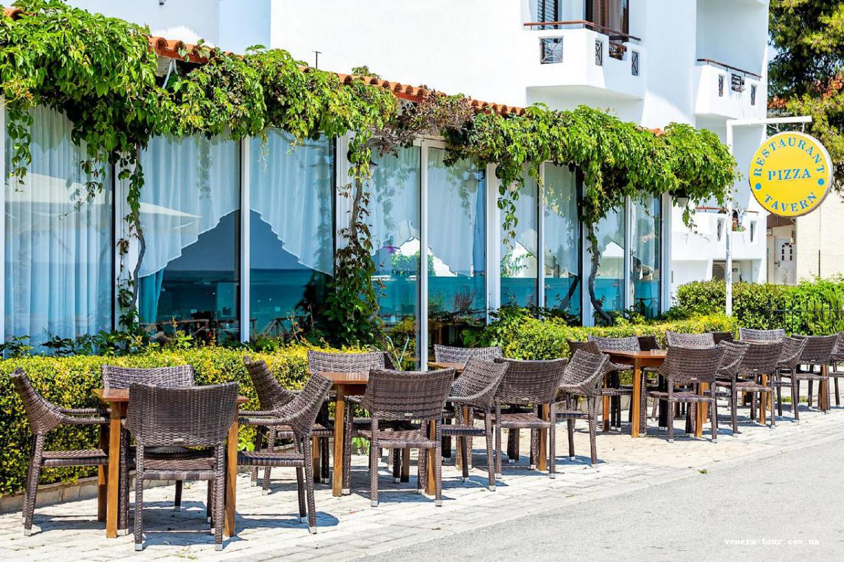 Xenios Dolphin Beach (Ex. Dolphin Beach) інформація про готель та пошук турів в готелі Xenios Dolphin Beach (Ex. Dolphin Beach) в Греції