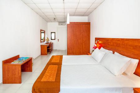 Xenios Dolphin Beach (Ex. Dolphin Beach) інформація про готель та пошук турів в готелі Xenios Dolphin Beach (Ex. Dolphin Beach) в Греції