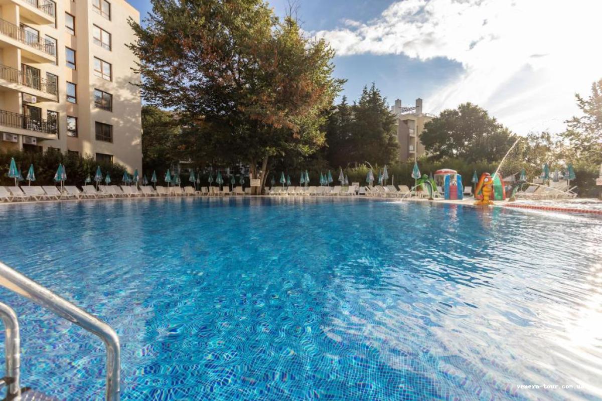 Prestige Hotel & Aqua Park (ex.Golden Yavor) 4⭐️ інформація про готель та пошук турів в готелі Prestige Hotel & Aqua Park (ex.Golden Yavor) 4⭐️ в Болгарії